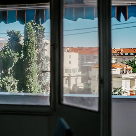 Lara شقة سبليت